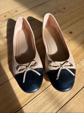 J. Crew Black and Tan Cap Toe Flats with Bow 7.5 EUC